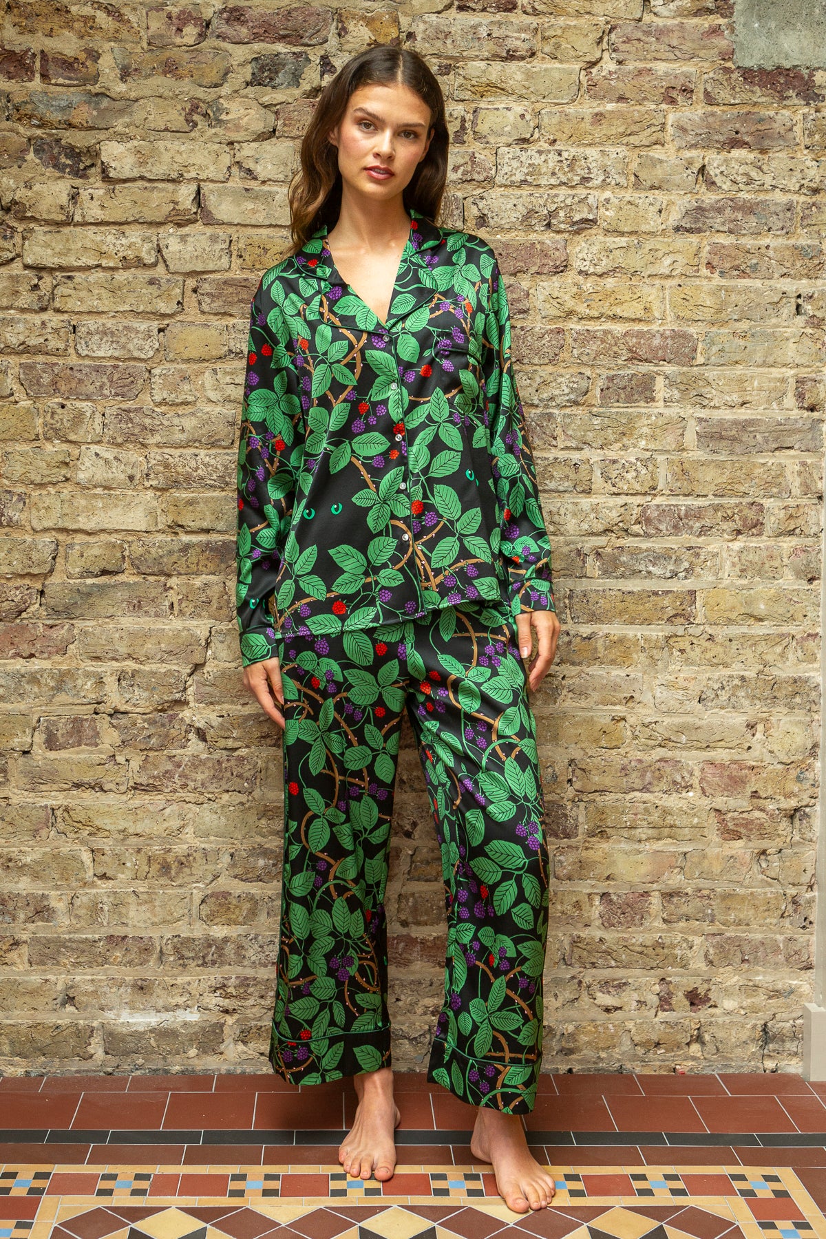 Cat in brambles | Midnight | Silk Pyjama Set