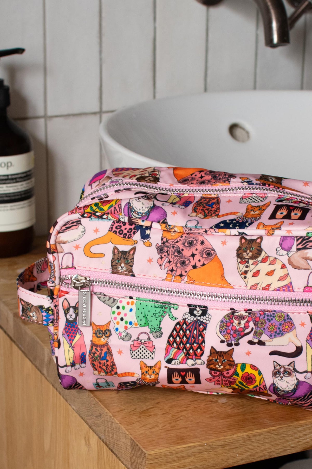 Fashion Cats Medium Washbag