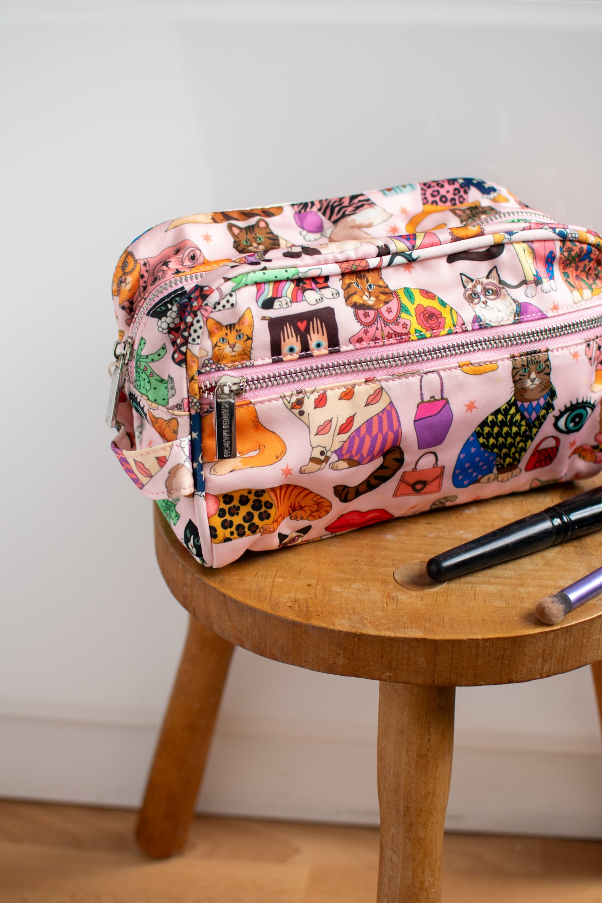 Fashion Cats Medium Washbag