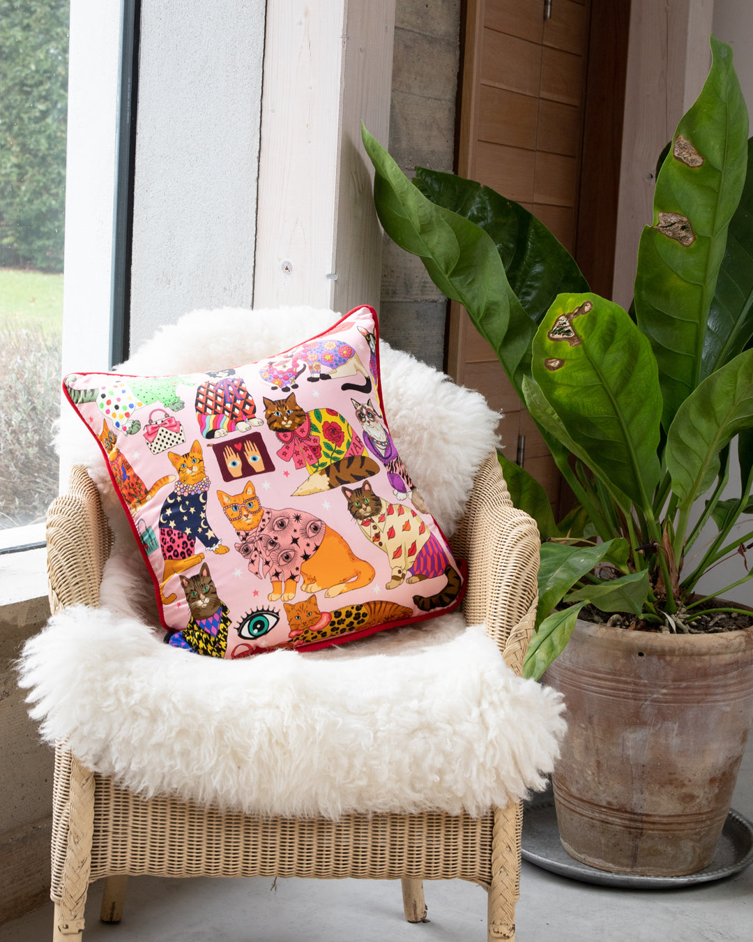 Fashion Cats Cushion Cover | Pink | Silk &amp; Cotton Blend